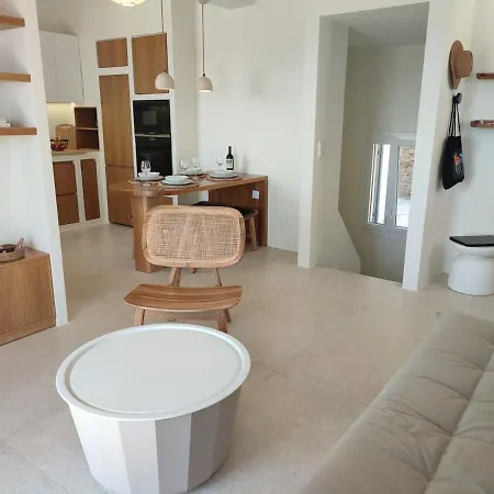 Myrea Tinos House *